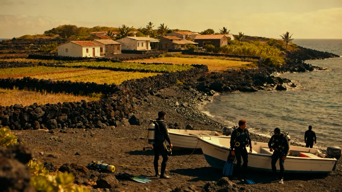 Village insulaire Udo avec plongeuses et champs agricoles