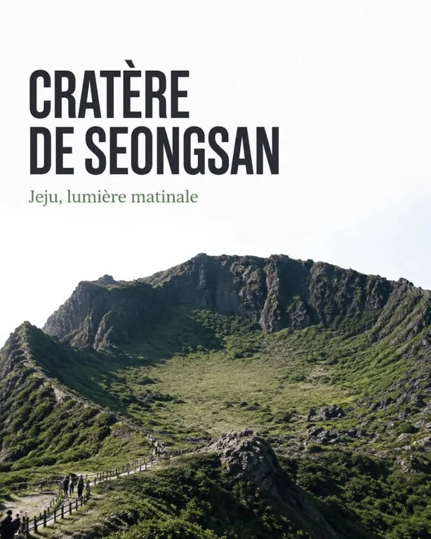Jeju Seongsan Ilchulbong vu depuis le sentier avec le cratère et les parois volcaniques